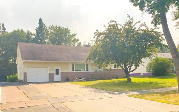 84 Hays CIR, Silver Bay, MN 55614
