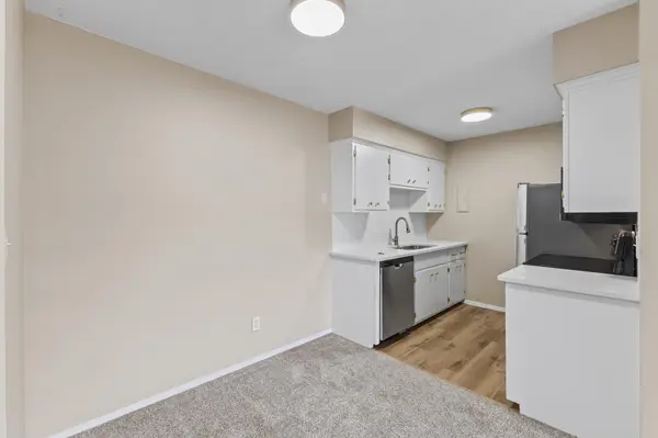 2730 Dale ST N #D305, Roseville, MN 55113