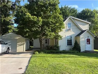 6051 Upper 46th ST N, Oakdale, MN 55128