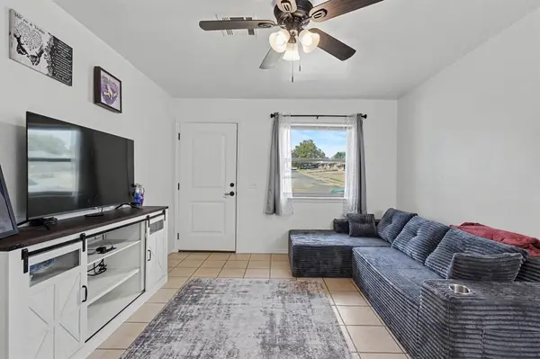 116 N McKenzie ST #116 + 118, Weatherford, OK 73096