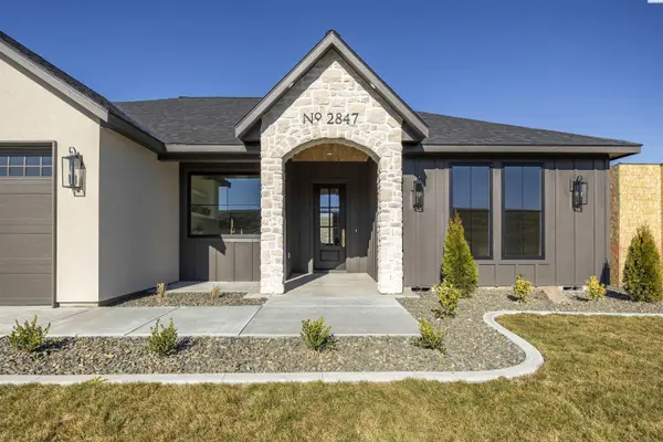 2847 Savanna Ave, Richland, WA 99352