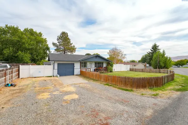 1200 13th St, Benton City, WA 99320