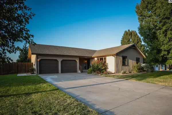 203 Crestview Ave, Mcpherson, KS 67460-1615