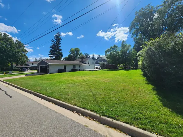1600 PATTON ST, Green Bay, WI 54301-2457