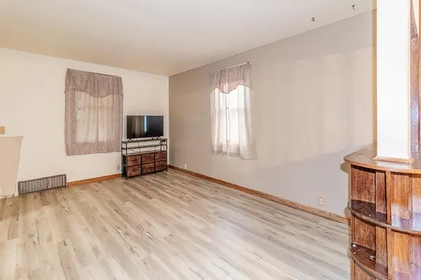 63 W 14TH ST, Clintonville, WI 54929-1268