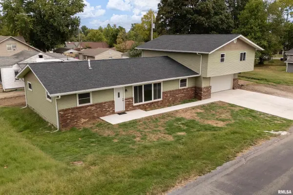 1016 S 13TH ST, Herrin, IL 62948