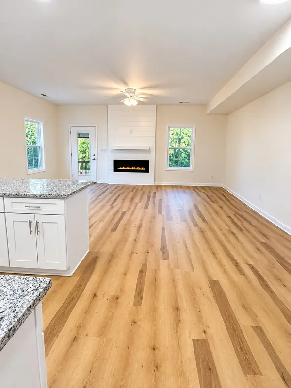 811 Gracey Ave, Clarksville, TN 37040