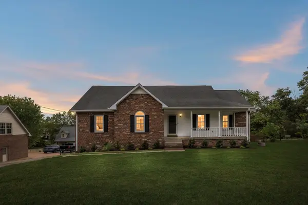 1017 Newmans Trl, Hendersonville, TN 37075