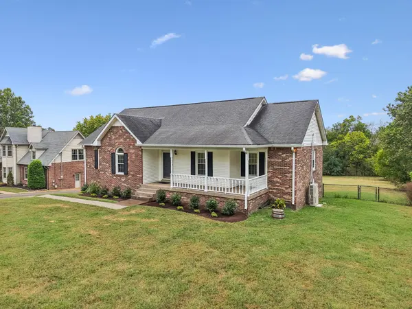 1017 Newmans Trl, Hendersonville, TN 37075