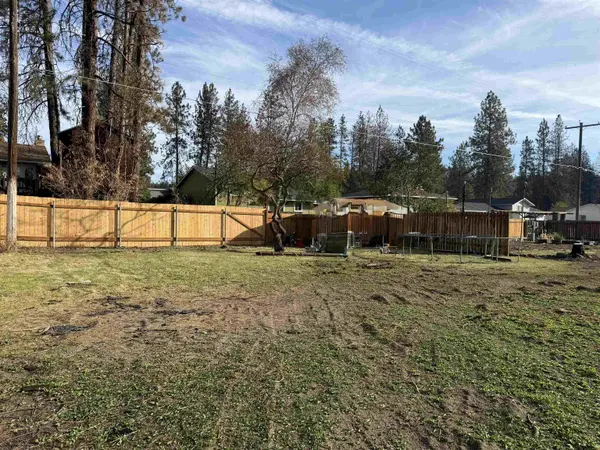 5706 W Lyons Ct, Spokane, WA 99208