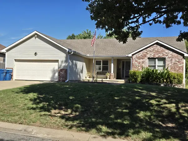3517 Hackberry LN, Joplin, MO 64801