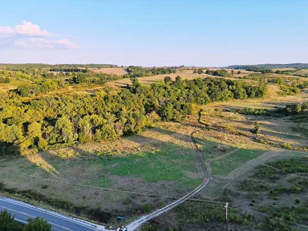 000 State Highway 86, Golden, MO 65658