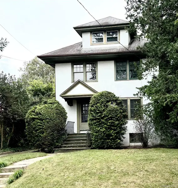 236 Arleigh RD, Douglaston, NY 11363