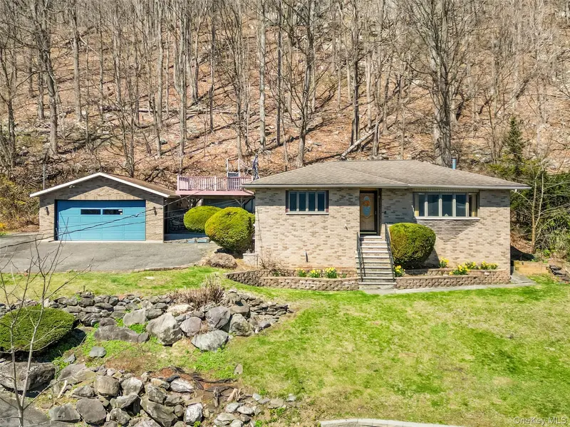 621 Jersey AVE, Greenwood Lake, NY 10925