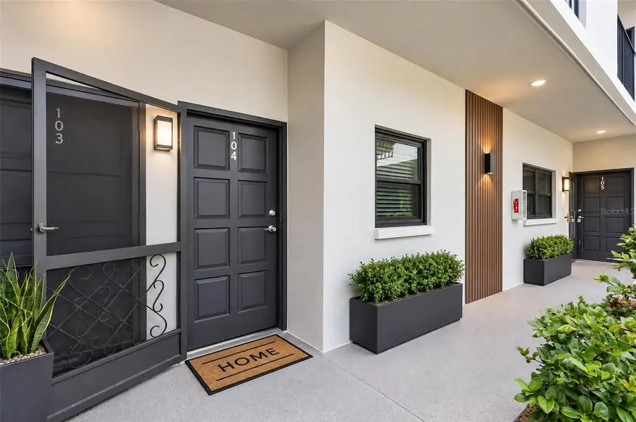 2650 COUNTRYSIDE BLVD #B104, Clearwater, FL 33761