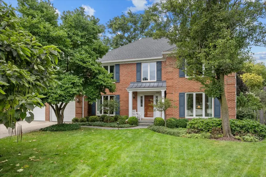 2308 Bianco TER, Glenview, IL 60025