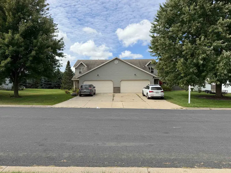 1607 ALFRED DR, Luxemburg, WI 54217