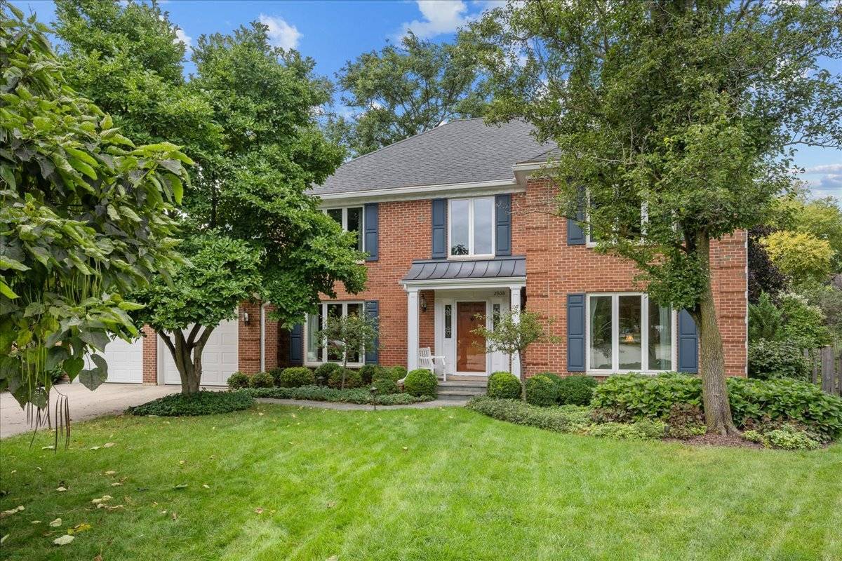 2308 Bianco TER, Glenview, IL 60025