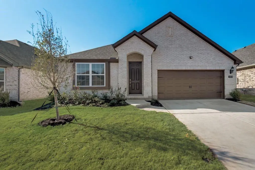 601 Amenduni Lane, Anna, TX 75409