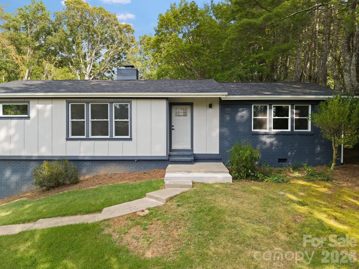 65 Dogwood GRV, Asheville, NC 28805