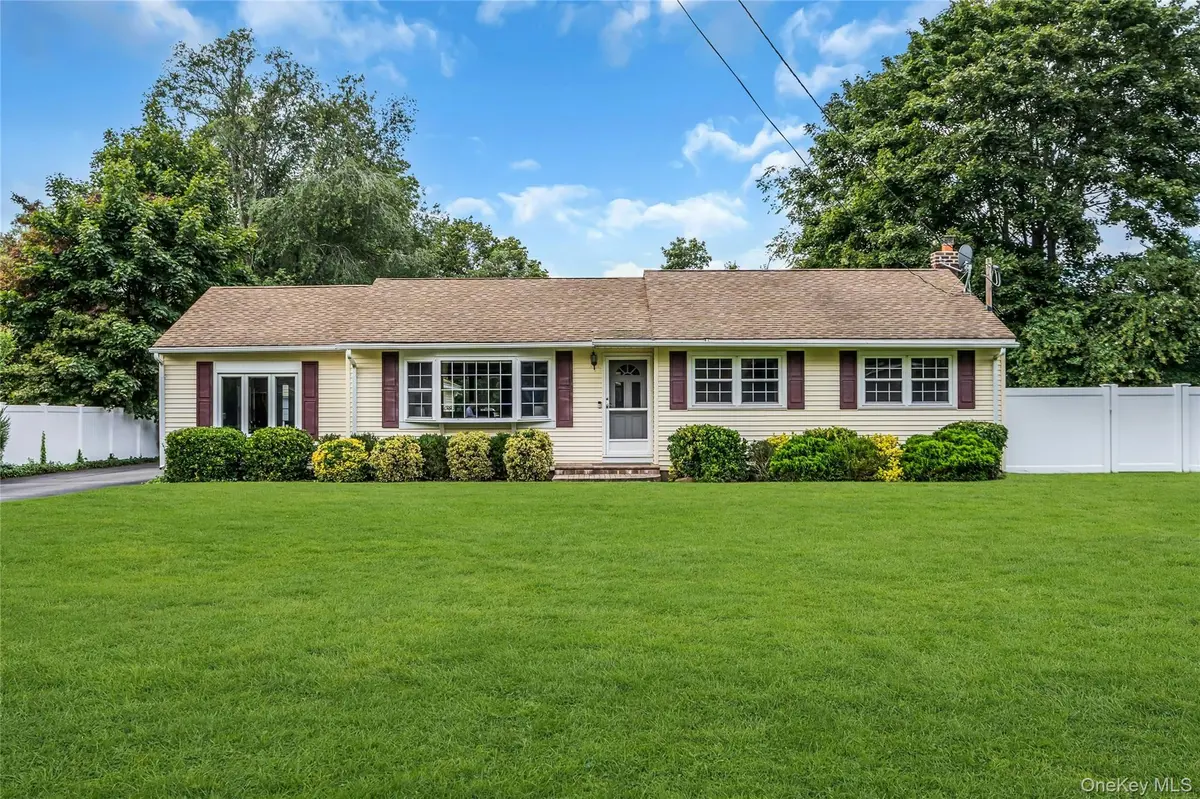 168 Cambon AVE, Saint James, NY 11780