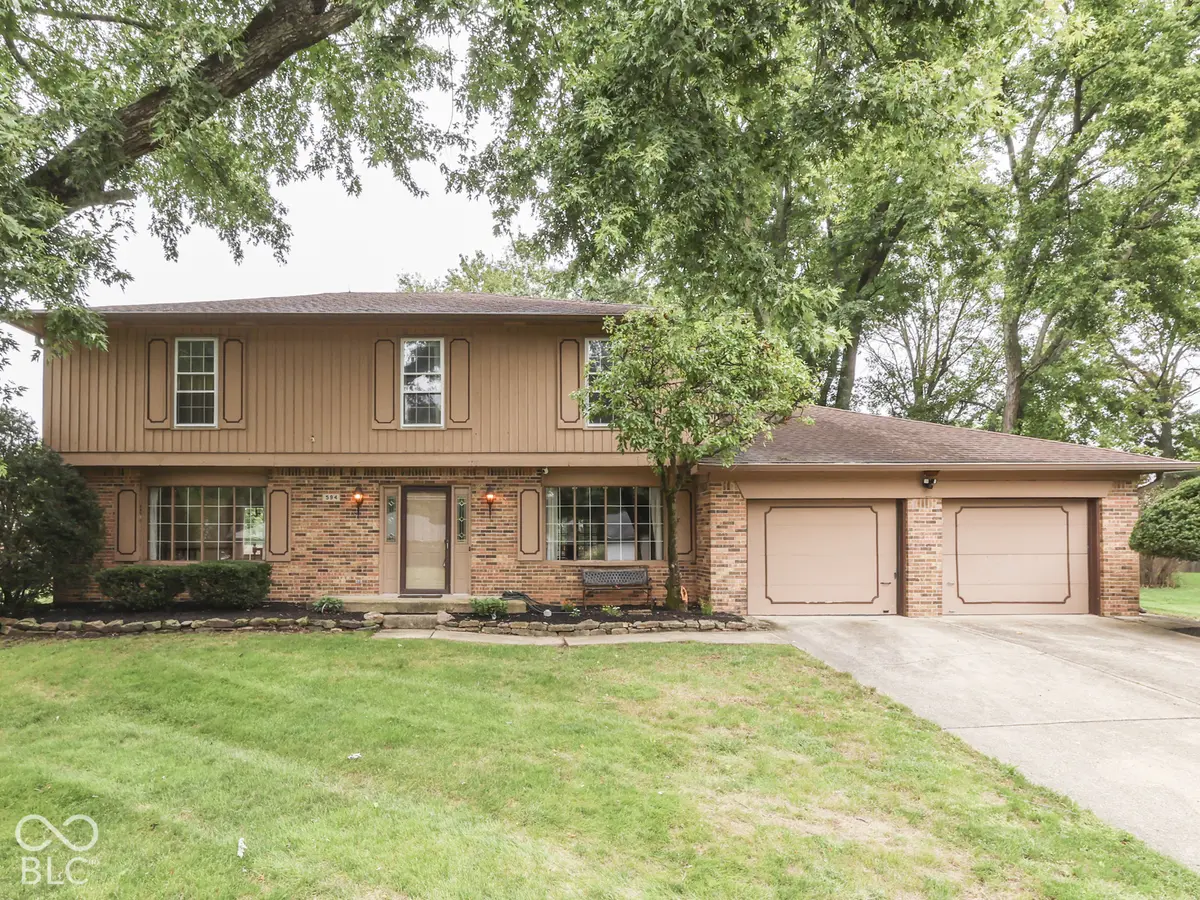 594 Watterson CT, Indianapolis, IN 46217