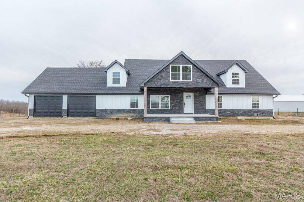 24111 EVANSTON RD, Lebanon, MO 65536
