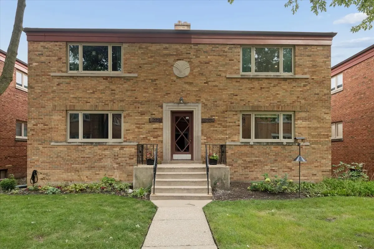 8023 Lake ST #2, River Forest, IL 60305