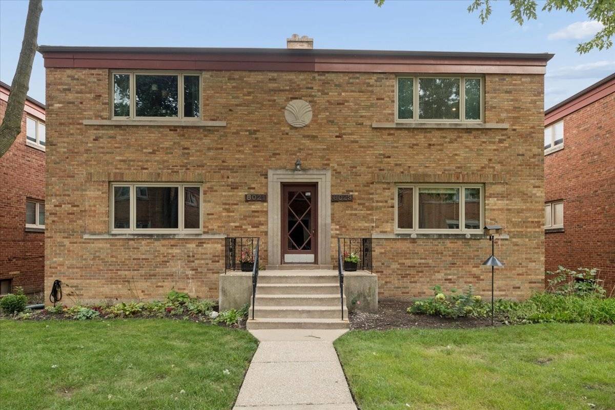 8023 Lake ST #2, River Forest, IL 60305