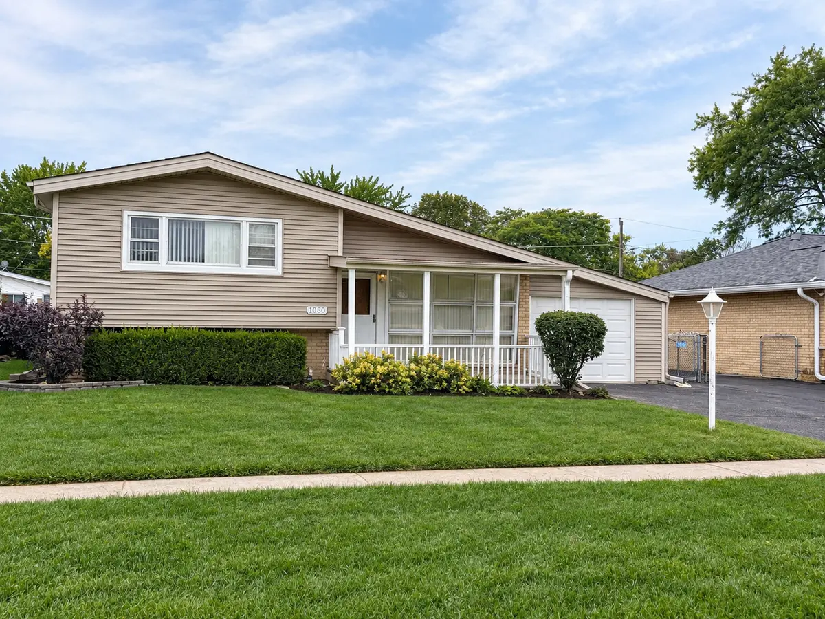 1080 Perda LN, Des Plaines, IL 60016