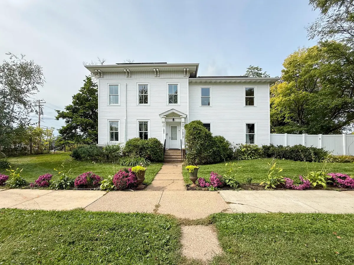 221 Vine ST, Hudson, WI 54016