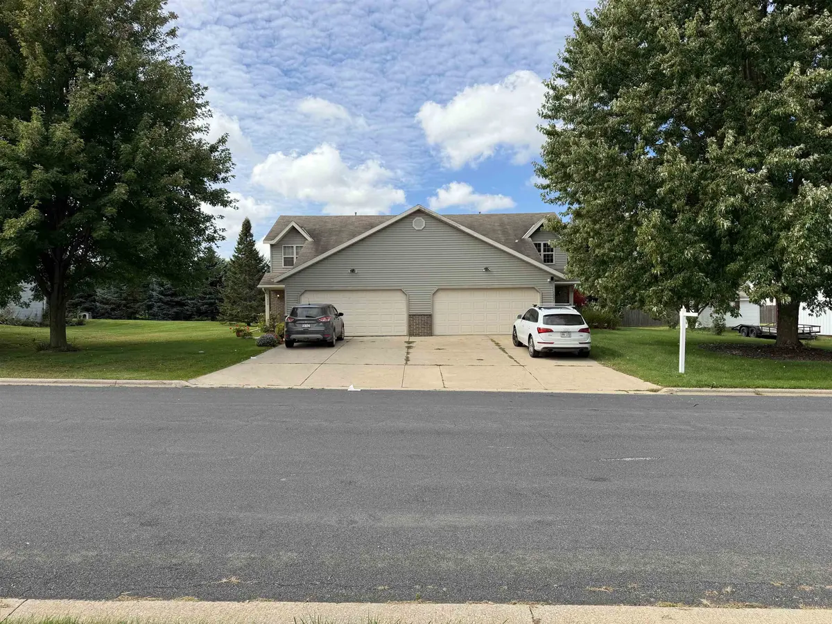 1607 ALFRED DR, Luxemburg, WI 54217