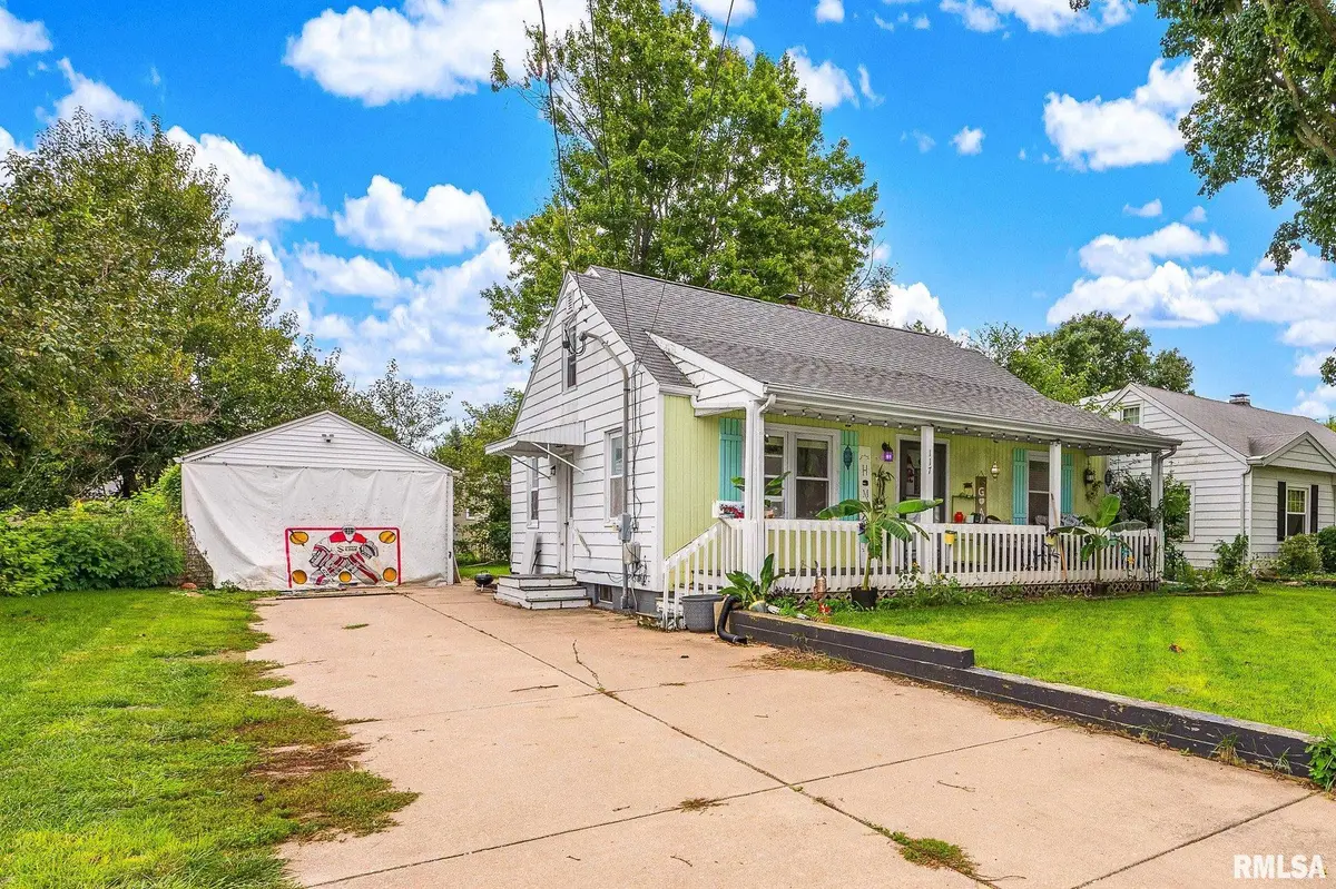 117 VINE ST, Washington, IL 61571