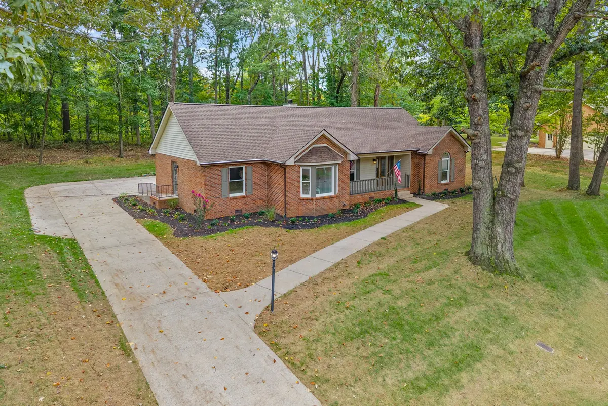 930 Ridgewood Dr, Clarksville, TN 37043