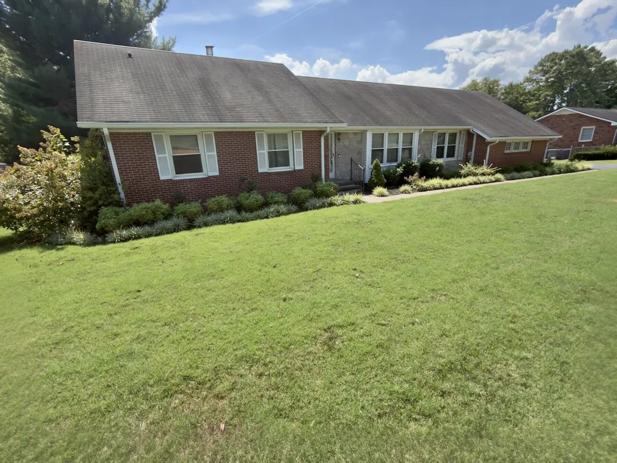 1807 Haynes Dr, Murfreesboro, TN 37129