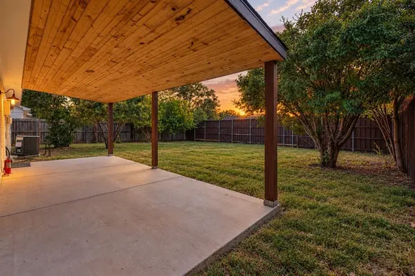 5208 Knox Drive, The Colony, TX 75056