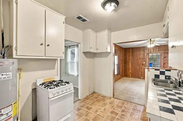 1524 Maplewood Avenue, Corsicana, TX 75110