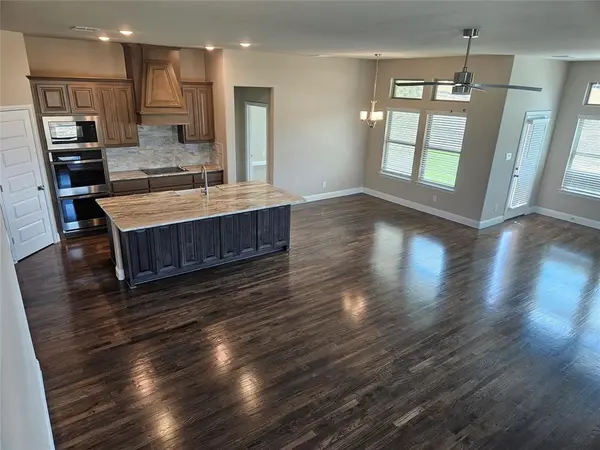 2721 Silo Lane, Van Alstyne, TX 75495