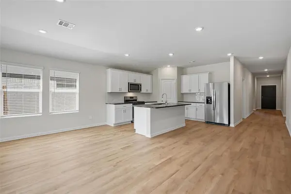 6605 Creek Edge Circle, Fort Worth, TX 76036