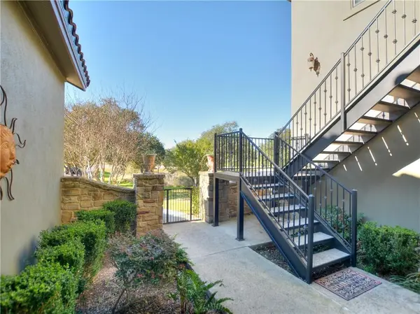 1603 Las Entradas DR, Spicewood, TX 78669