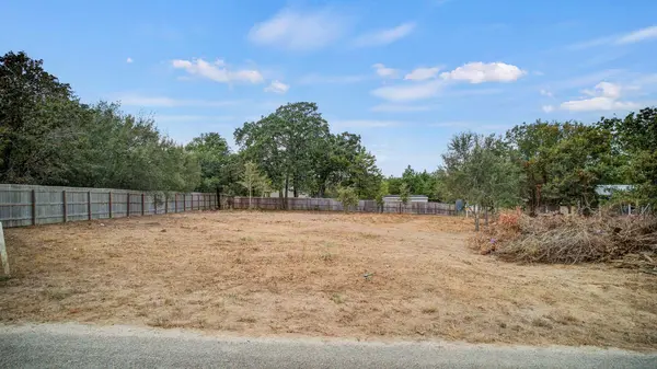 000 Long Shadow DR, Bastrop, TX 78602