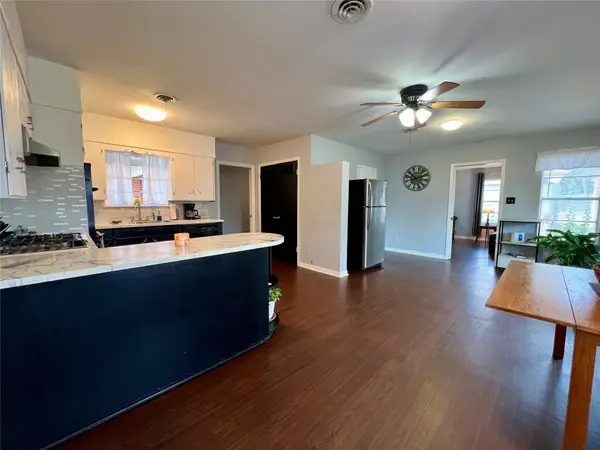 1206 Lake Terrace DR, Elgin, TX 78621