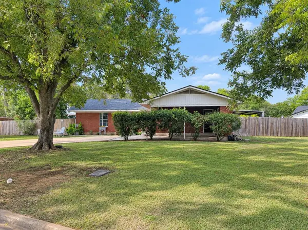 1206 Lake Terrace DR, Elgin, TX 78621