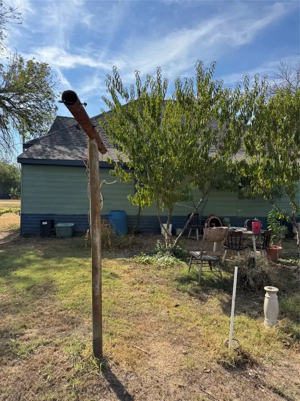 102 N 6th ST W, Dawson, TX 76639