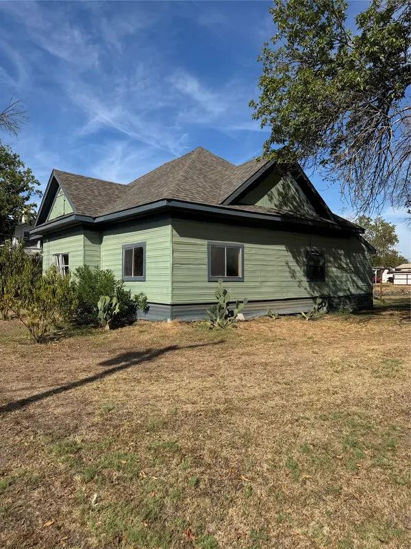 102 N 6th ST W, Dawson, TX 76639