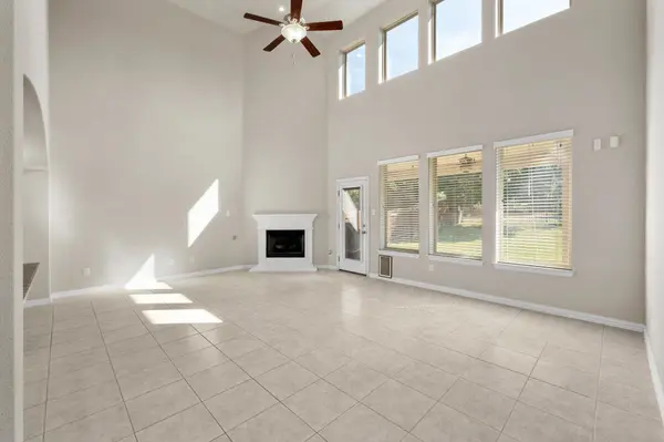 785 Vista Garden DR, Buda, TX 78610