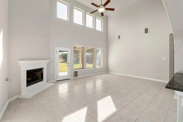 785 Vista Garden DR, Buda, TX 78610