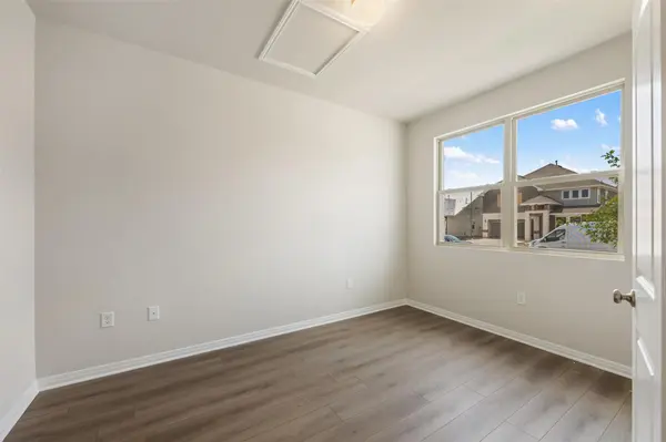128 Arlington Park LOOP, Hutto, TX 78634