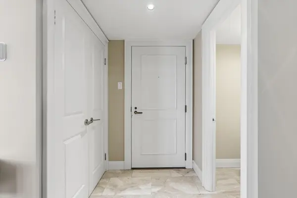 164 Cumberland ST #608, Toronto C02, ON M5R 1A8