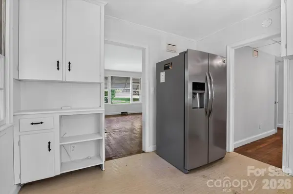 3353 Eastwood DR, Charlotte, NC 28205